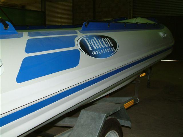 Pneu gris clair Dco bleue Liston gris clair